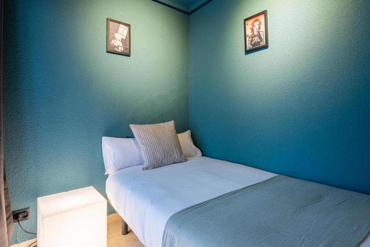 Ideal Hostel Madrid Bagian luar foto