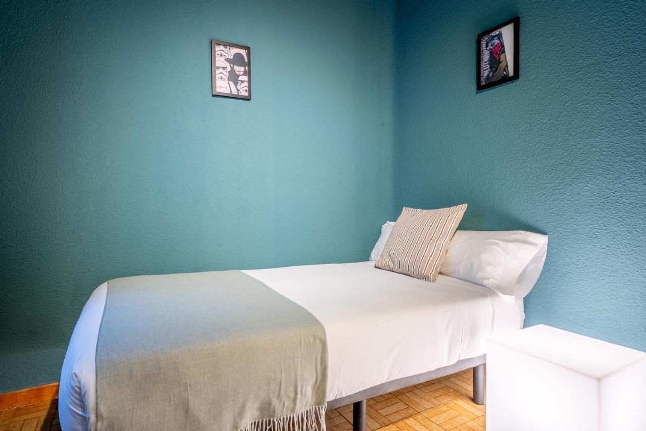 Ideal Hostel Madrid Bagian luar foto