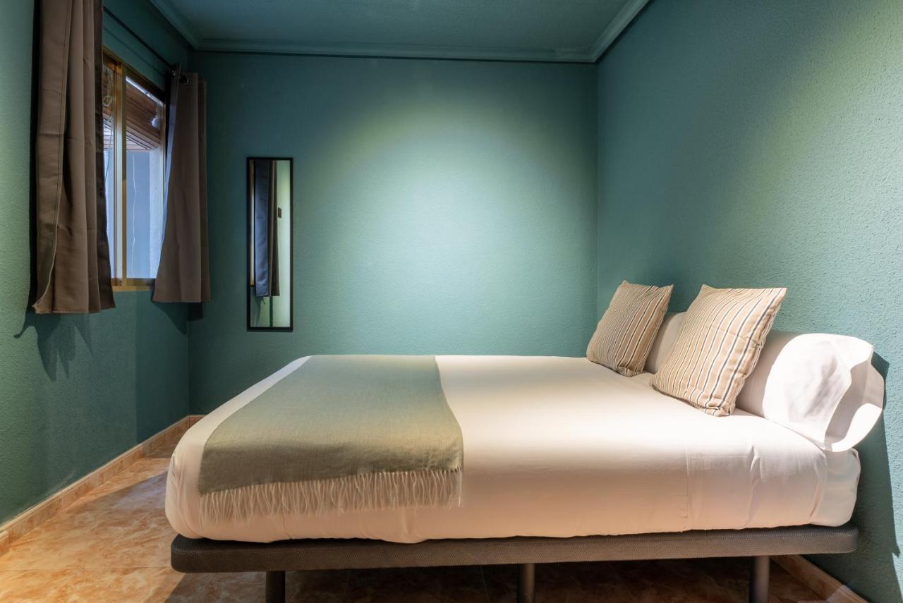 Ideal Hostel Madrid Bagian luar foto